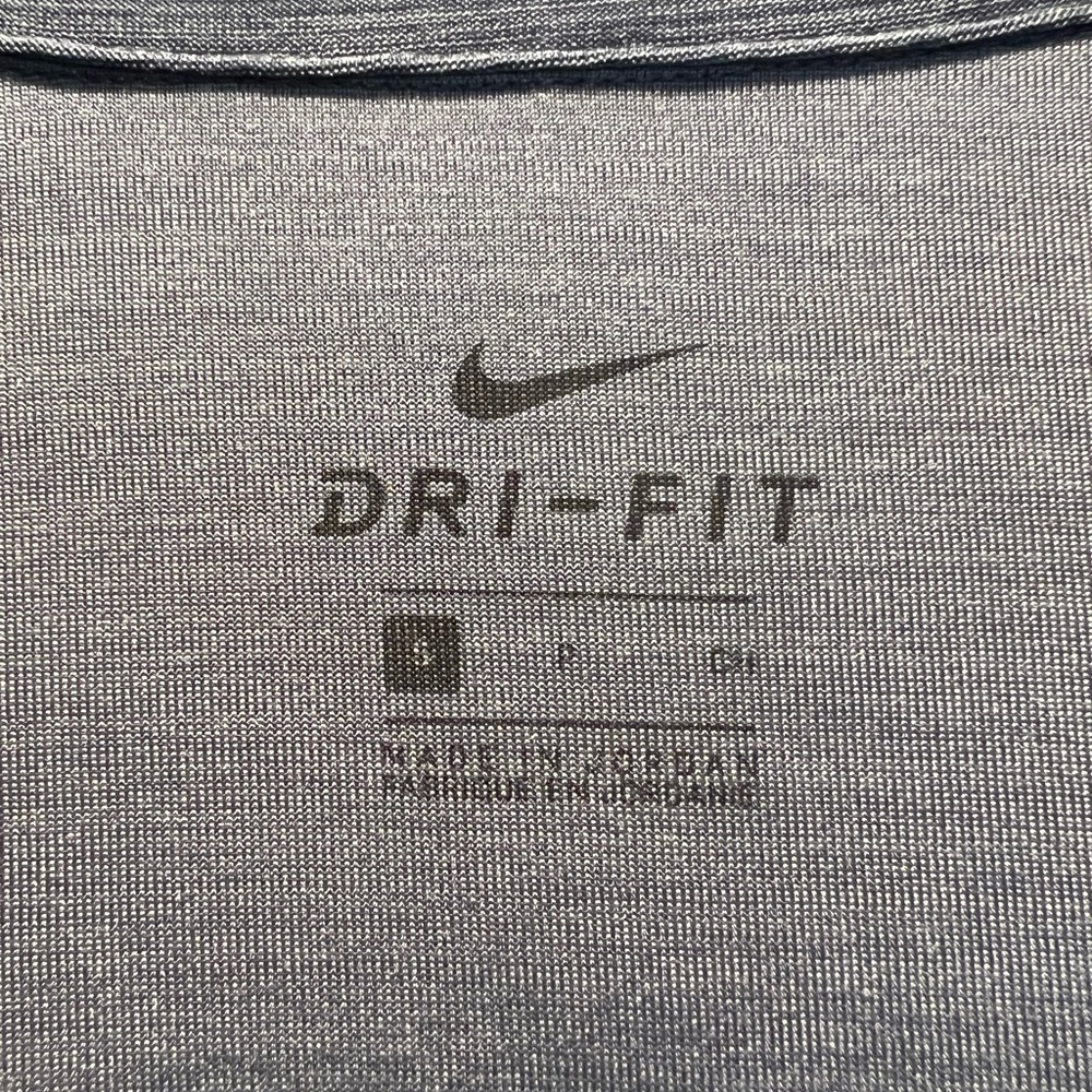 Men’s Nike Gray Quarter-Zip - Picture 2 of 4